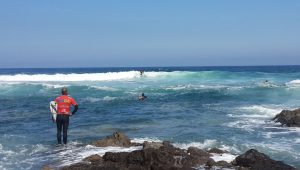 Iquique surfing