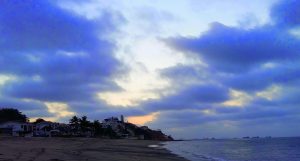 ballenita ecuador coast