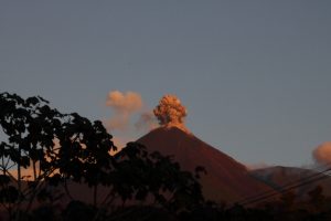 volcan reventador erupting