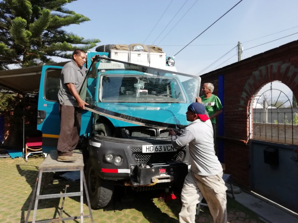 windscreen fitting