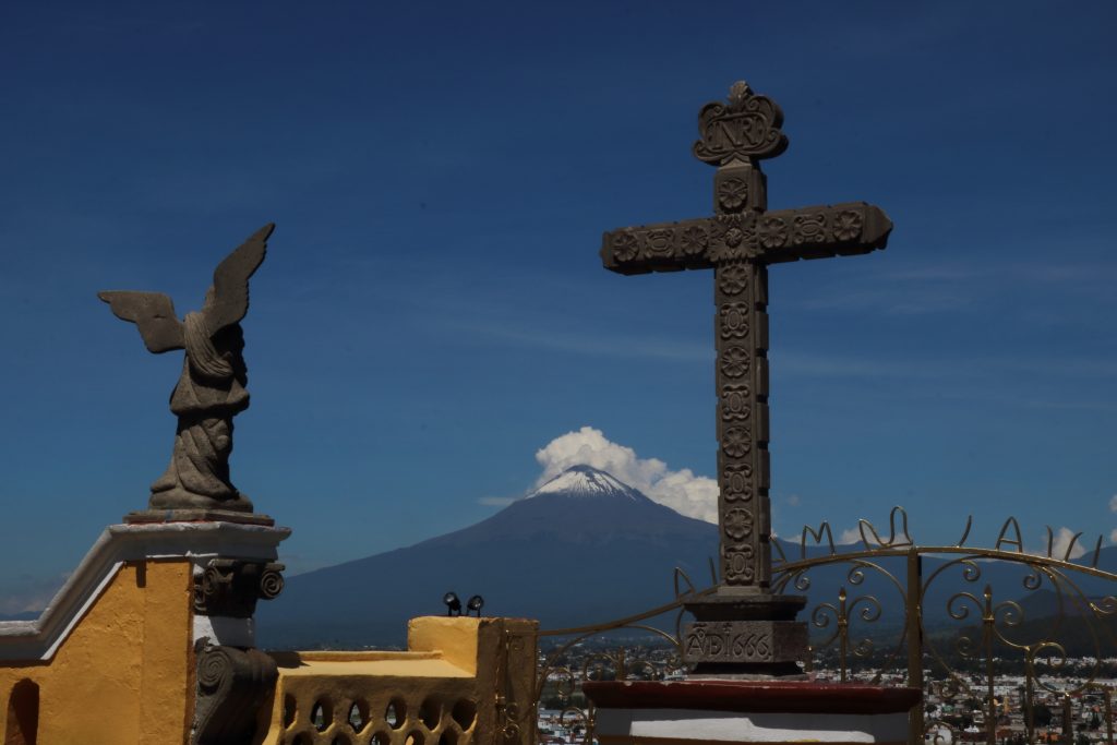 popocatepetl from cholula