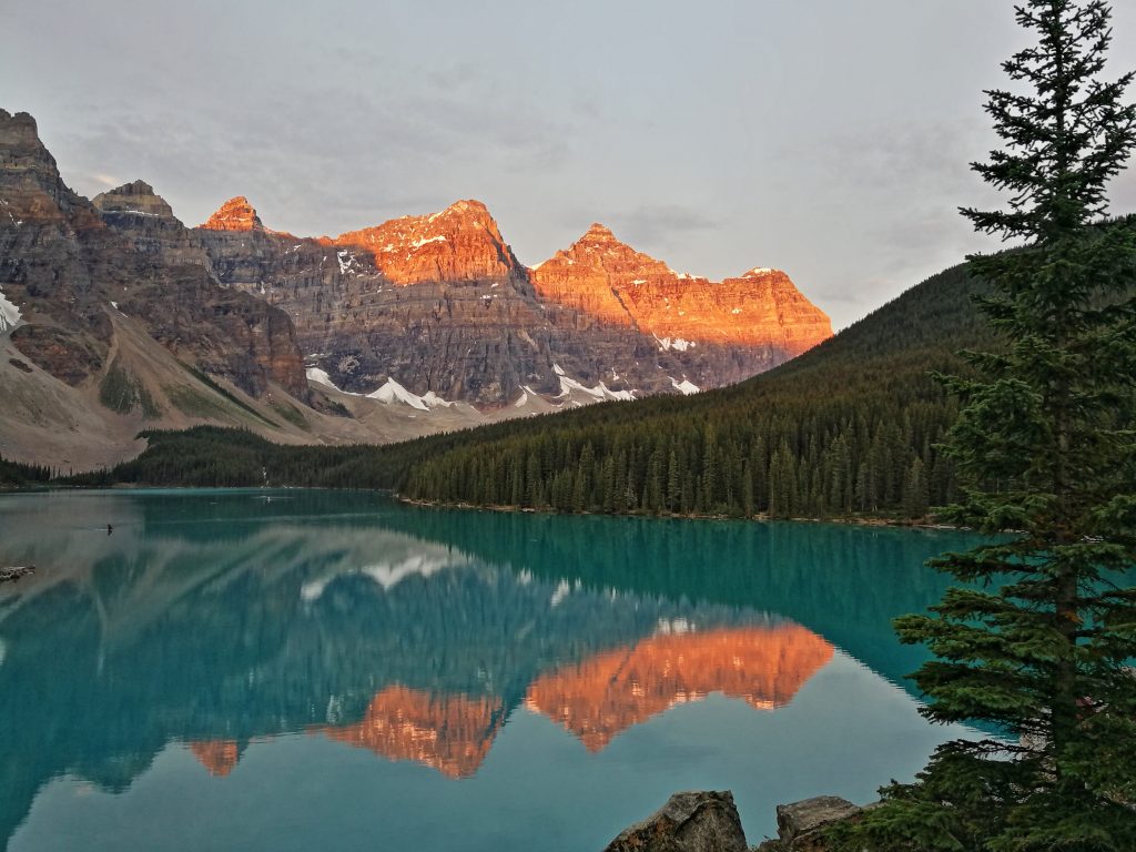 rocky mountains moraine lake