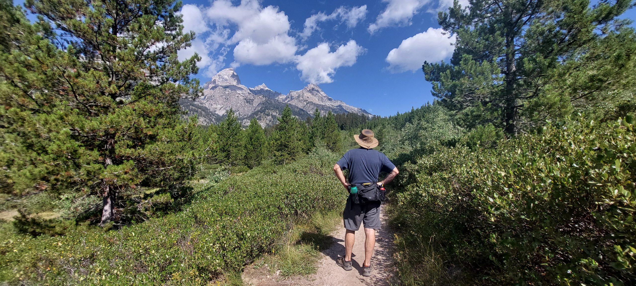 hiking yellowstone