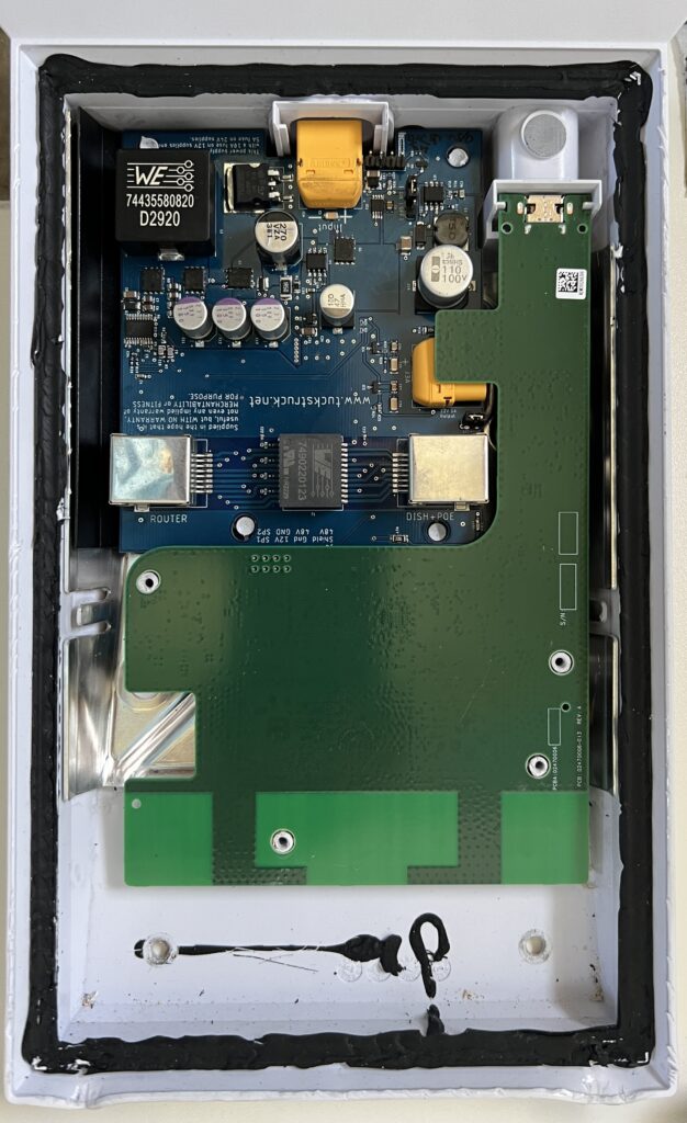 Starlink DC Power Supply POE Injector installed in router